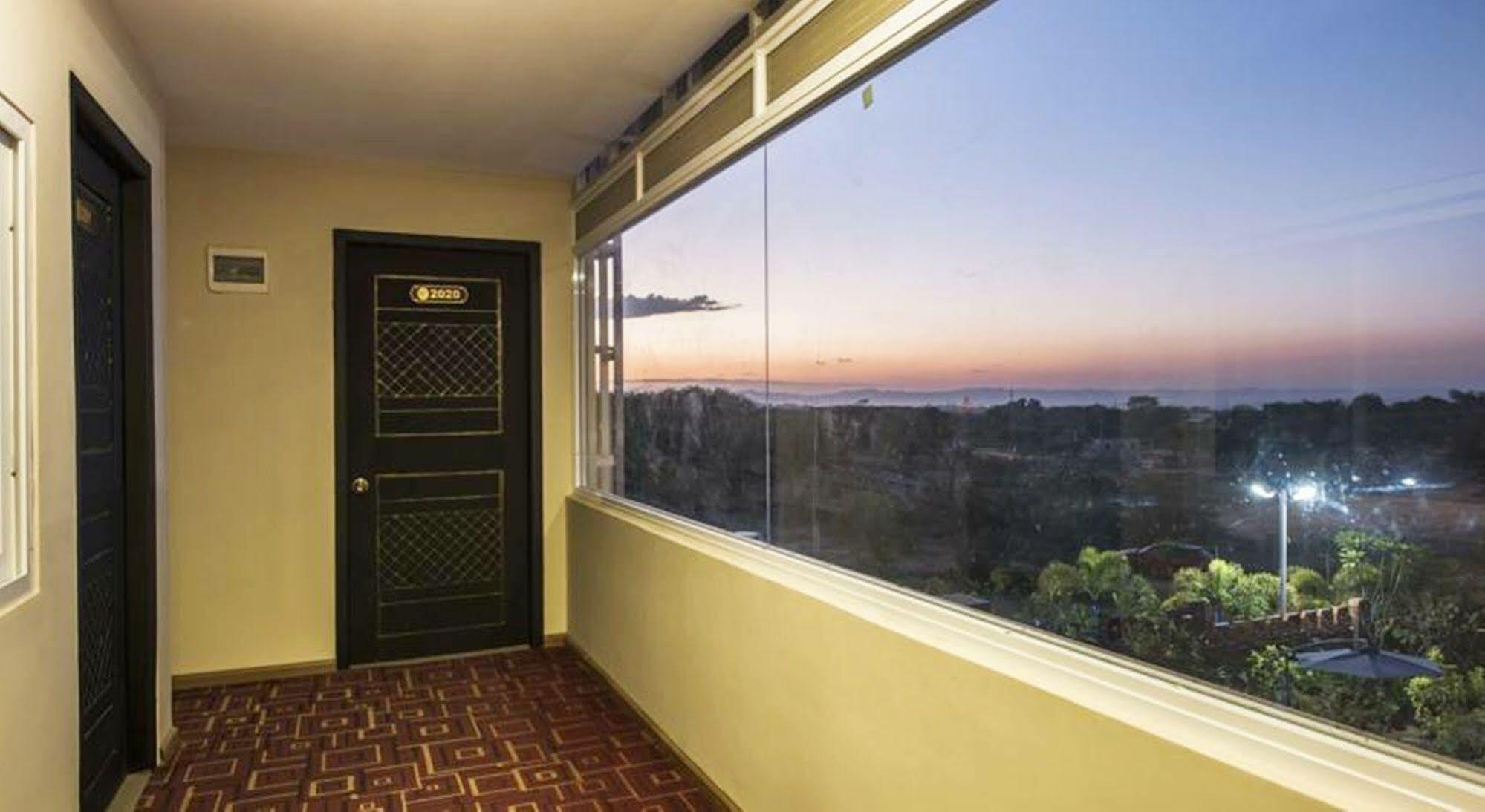 Sky View Hotel Παγκάν Εξωτερικό φωτογραφία