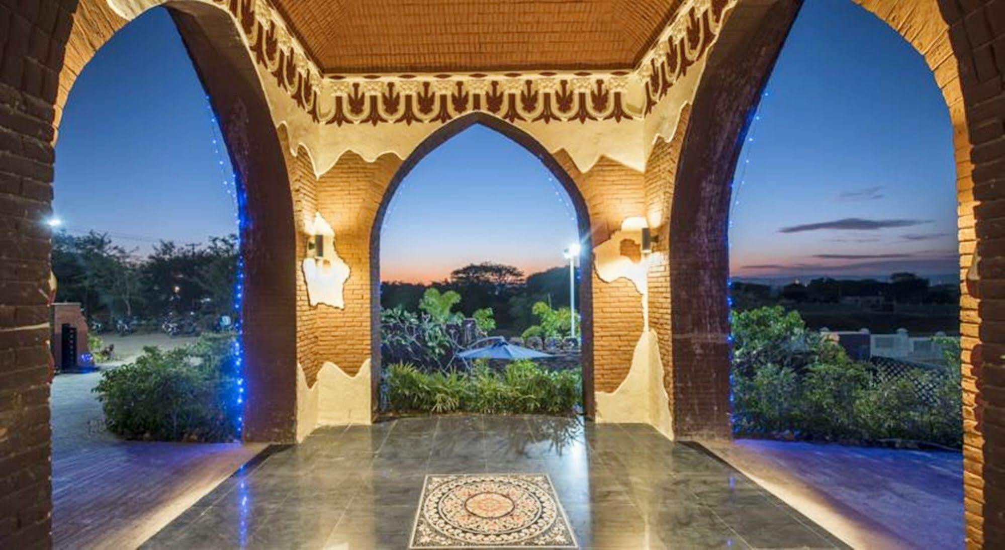Sky View Hotel Παγκάν Εξωτερικό φωτογραφία
